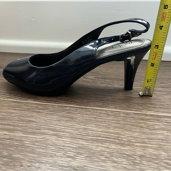 Patent Navy Blue Sling back heels 8 - Picture 4 of 4